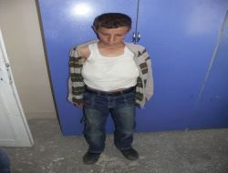 8 Yaşındaki Uyuşturucu Kuryesinin Üstünden 2 Kilo Eroin Çıktı!