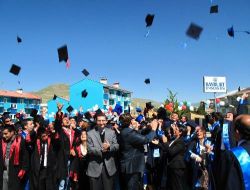 Bayburt Üniversitesi'nde Mezuniyet Coşkusu