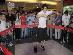 En Hızlı Kolbastı Dansı İçin, 1 Dakikada 320 Adım Atarak Dünya Rekorunun Sahibi Oldu