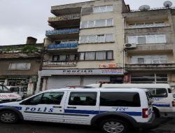 Bunalıma Giren Şahıs Apartman Boşluğunda Kendi Astı