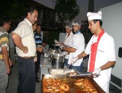 Sarıçam Belediyesi Her Gün Bir Mahallede İftar Yemeği Veriyor