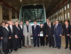 Başbakan Erdoğan, 'BURSA' Markalı Tramvayı İnceledi