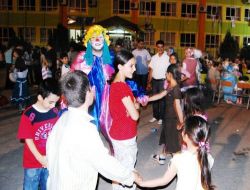 Yaz Festivalinde Öğrenciler Stres Attı