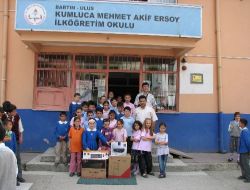 Annelerinin Hazırladığı Gıda Ürünlerini Satıp, Sınıflarına Projeksiyon Cihazı Ve Bilgisayar Aldılar