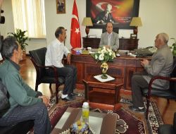 Karslılar, Valilik Önünde Su Eylemi Yaptı