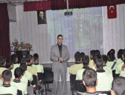 Siirt'te 9 Bin Öğrenciye 'terör' Konferansı Verildi