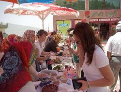 Şirvan'da Öğrenciler Yararına Kermes Düzenlendi