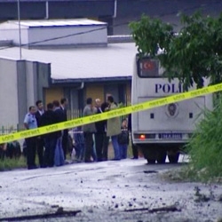 Polis Aracına Bombalı Saldırı