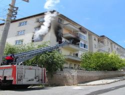 Niğde'de Bir Daire Tamamen Yandı