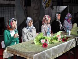 Balıkesir'de Kur'ân Öğrenen 700 Hanıma Sertifika Verildi