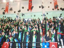 Rize Üniversitesi'nde Mezuniyet Coşkusu