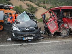 Ağır Yaralanan Minibüs Sürücüsü Hastanede Öldü