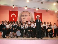 Patnos Öğretmenler Korosu'ndan Müzik Ziyafeti