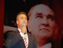 AK Parti İzmir İl Başkanı, CHP İl Başkanı'nı Önce Cuma Namazına, Ardından Esnaf Ziyaretine Davet Etti!