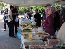 Maçed'li Kadınlar Öğrenciler Yararına Kermes Düzenledi