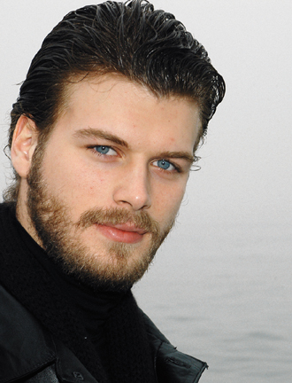 Ezel'de Kıvanç Tatlıtuğ fırtınası