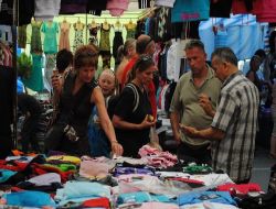 Esnaf, Avrupa Ülkelerinde Okulların Kapanmasını Bekliyor