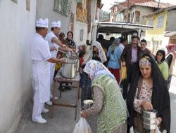 Zile Belediyesi, Günde 750 Kişiye Yemek ve Ekmek Dağıtımı Yapıyor..