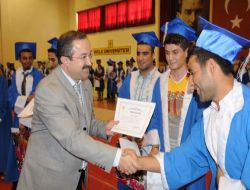 Diyarbakır Besyo Mezunları Kep Fırlattı