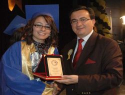 Selçuk İletişim'de Mezuniyet Sevinci