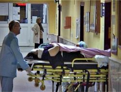 Karasu'da Trafik Kazası: 2 Yaralı!