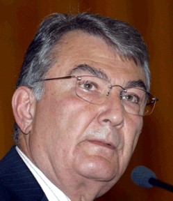 CHP Lideri Baykal: Grup kararı alarak Anayasa Mahkemesi'ne gideceğiz!.