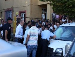 Polis,Kendisine Direnenleri Güçlükle Engelleyebildi!