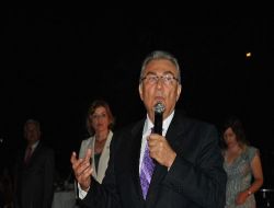 Deniz Baykal: "Genel Başkanı Olmadığım Chp'ye Daha Fazla Sahip Çıkın"