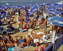 Bilinçsiz güneşlenme cilt kanserine davetiye çıkarıyor.