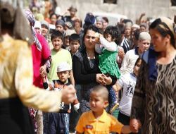 Kırgızistan'dan 75 Bin Özbek Mülteci Kaçarak Özbekistan'a Sığındı!