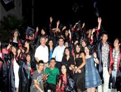 Kepez Teknik Ve Endüstri Meslek Lisesi'nde Mezuniyet Sevinci