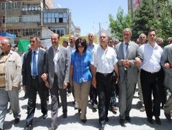 Hakkari'de Polislere Linç Girişimi