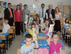 2 Bin 800 Öğrenciye Diş Fırçası Dağıtılıyor