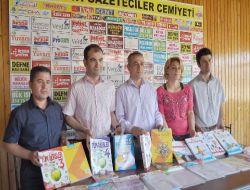 Antakya'da Dar Gelirli Öğrenciler İçin 872 Test Kitabı Dağıtıldı
