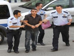 Thkp-c Operasyonundaki Tutuklamaları Protesto Eden Grupta İki Kişi Bıçaklandı