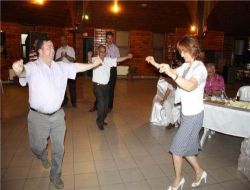 Okul Müdürleri, Horonla Stres Attı