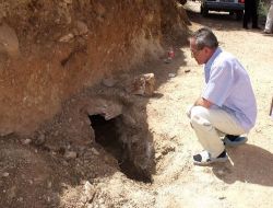 Fethiye'de Bahçedeki Çukur, Tarihi Yeraltı Su Kanalını Ortaya Çıkardı