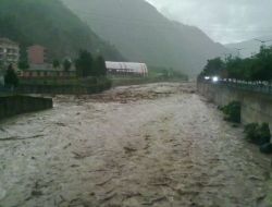 Giresun'da Aşırı Yağış Hayatı Felç Etti!