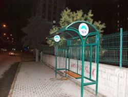 Kayseri'de Otobüs Durakları Güneş Enerjisiyle Ayrınlatılıyor