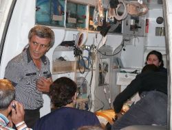 Otobüs ile Tır Çarpıştı: Şoför Öldü, 19 Yolcu Yaralandı!.