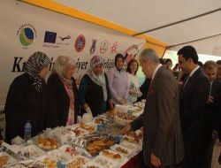 Koca Dayağından Kurtulan Bayanlar Kermes Açtı