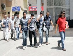 Berberde Araç Muayenesi Yapan Çete Çökertildi