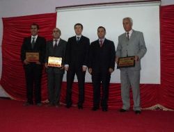 Hakkari Valisi Türker'den Ailelere: Çocuklarınızı Siyasi Emellere Alet Ettirmeyin!