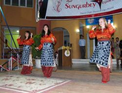 Sungurbey Koleji Mezunlarını Törenle Uğurladı