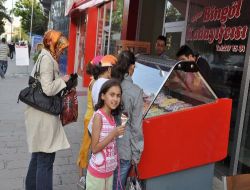 Yozgat'ta Dondurmaya En Fazla Çocuklar İlgi Gösteriyor