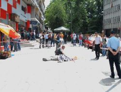 Beşinci Kattan Ölüme Atladı