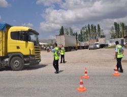Kelkit'teki Operasyon Nedeniyle Ulaşıma Kapanan Gümüşhane–Erzincan Karayolu Ağır Tonajlı Araçlara Açıldı!