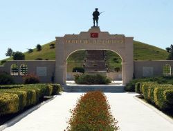 Dumlupınar Şehitliği Ziyaretçi Bekliyor