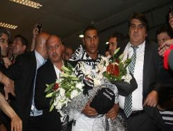 Beşiktaş'ın Yeni Transferi Quaresma'ya Görkemli Karşılama