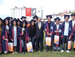 Sinop Üniversitesi'nde Mezuniyet Sevinci